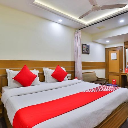 Oyo 17117 Hotel Rainbow Βαντοντάρα Εξωτερικό φωτογραφία